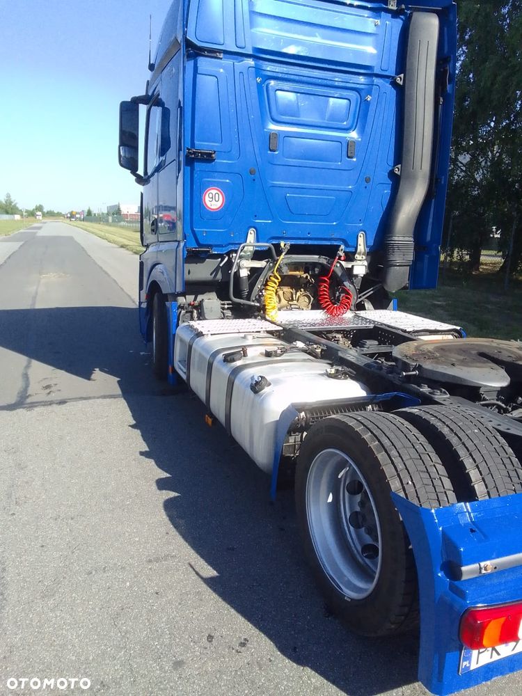 Mercedes-Benz Actros - 11