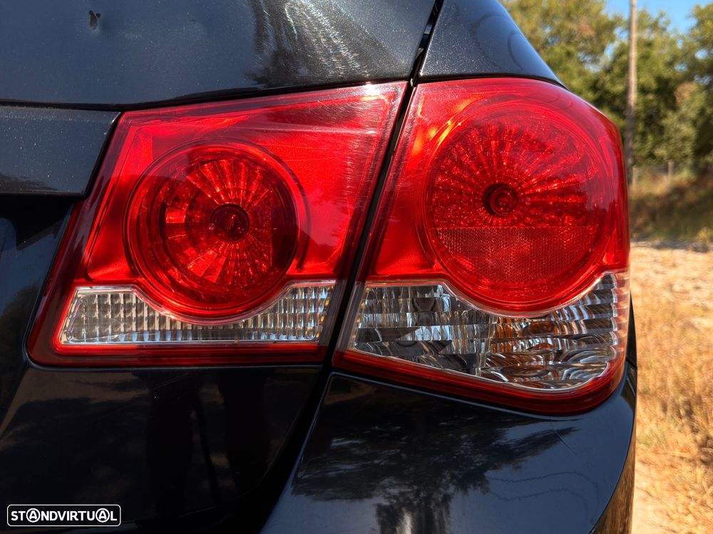 Chevrolet Cruze 1.6 LS - 12