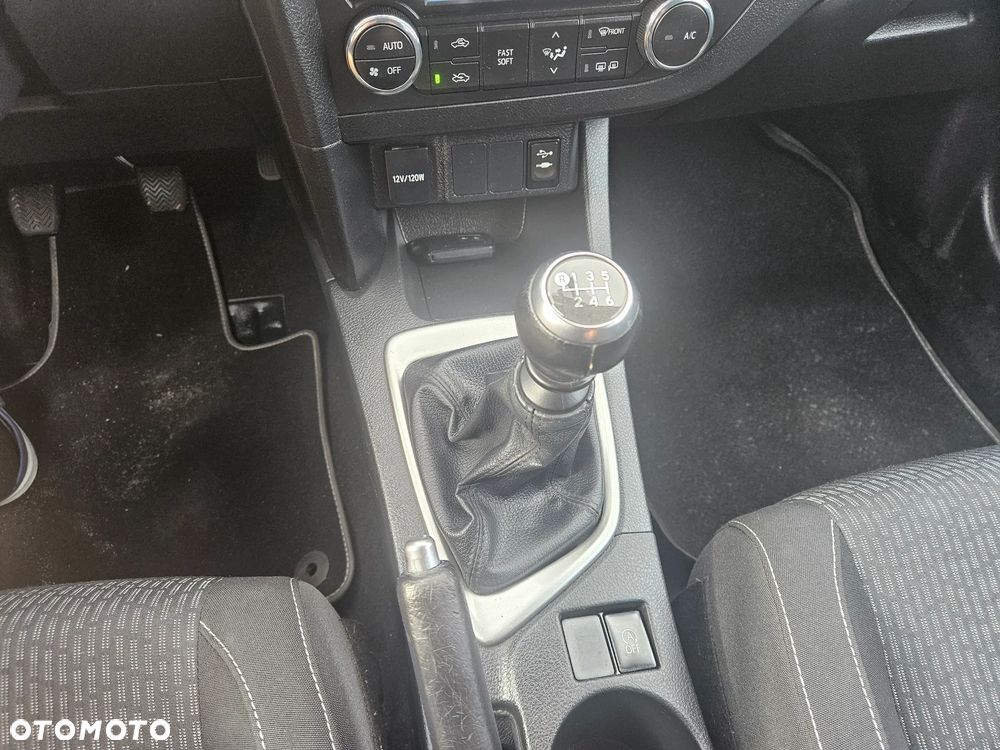 Toyota Auris 2.0 D-4D Comfort - 14