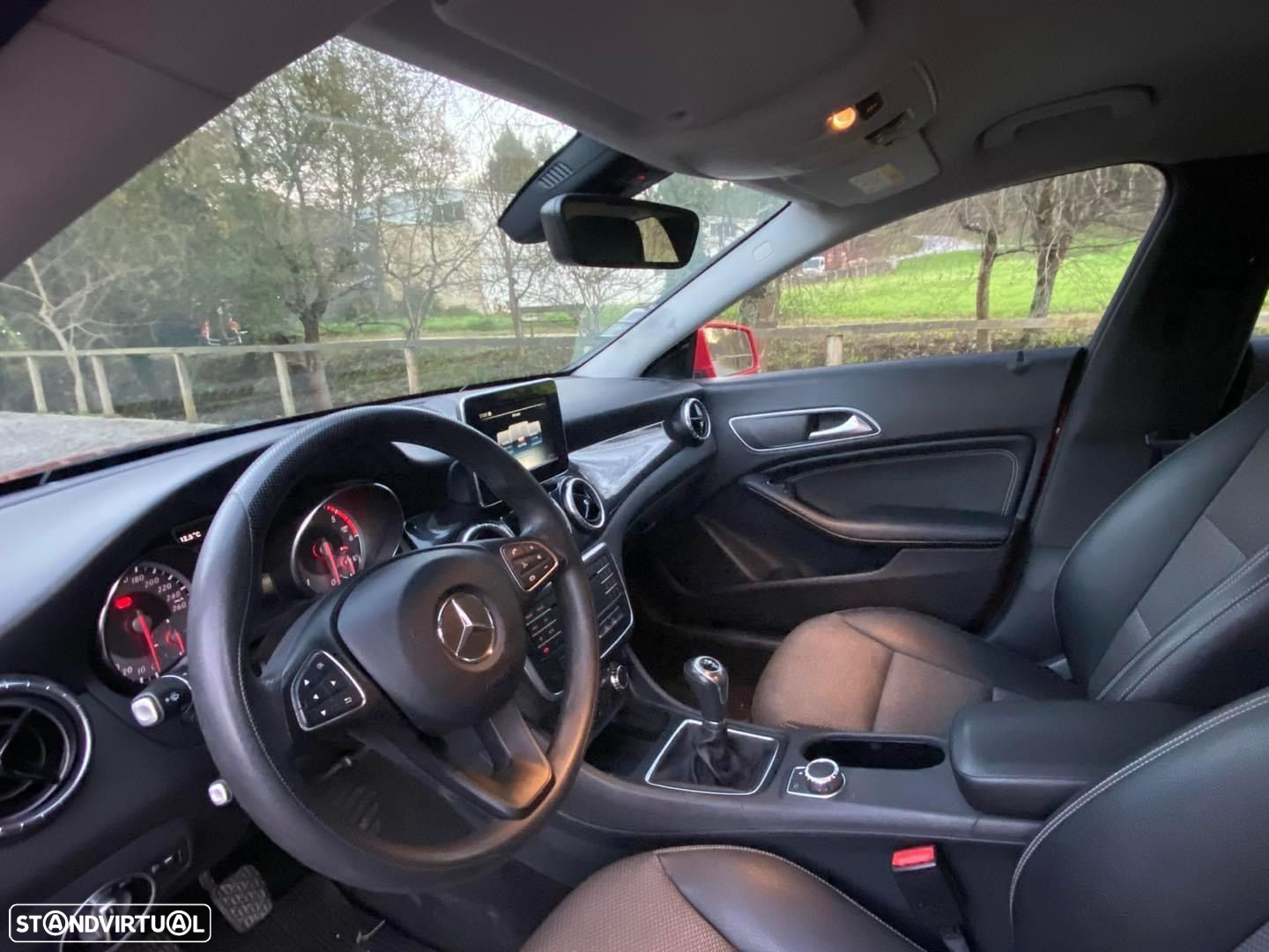 Mercedes-Benz CLA 200 d Shooting Brake Urban - 17