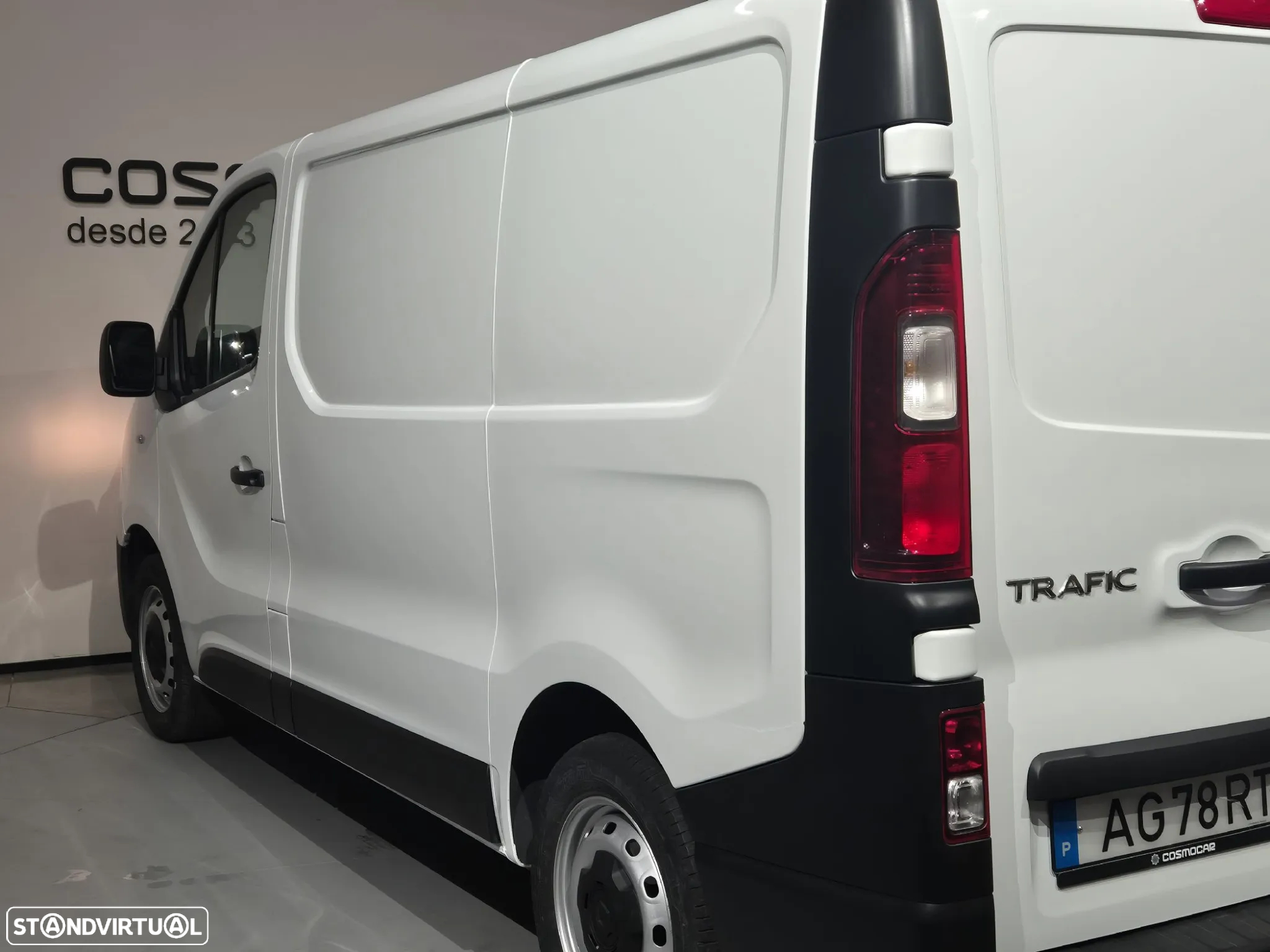 Renault Trafic 2.0dCI  L1H1 - 16