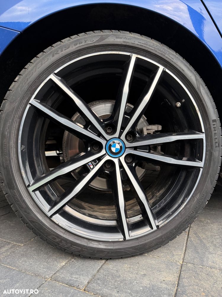 BMW Seria 3 320d xDrive Aut. Edition M Sport Shadow - 14