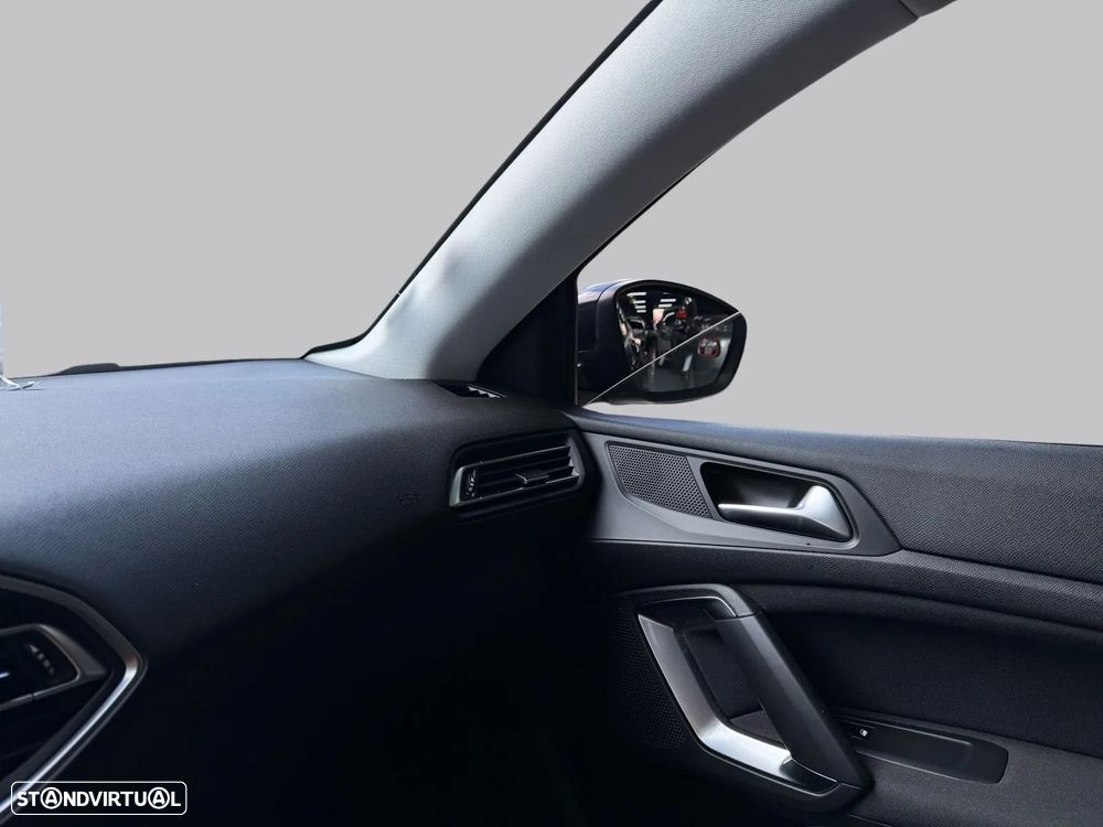 Peugeot 308 SW 1.2 PureTech Style - 24
