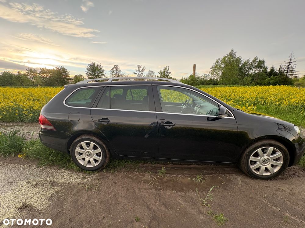 Volkswagen Golf 2.0 TDI DPF Highline - 4