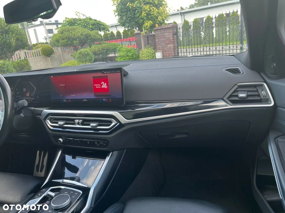BMW Seria 3 330i xDrive M Sport - 29