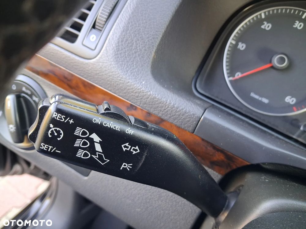Volkswagen Touran 2.0 TDI DPF Trendline - 21