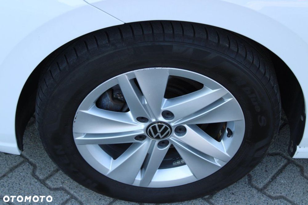 Volkswagen Golf - 34