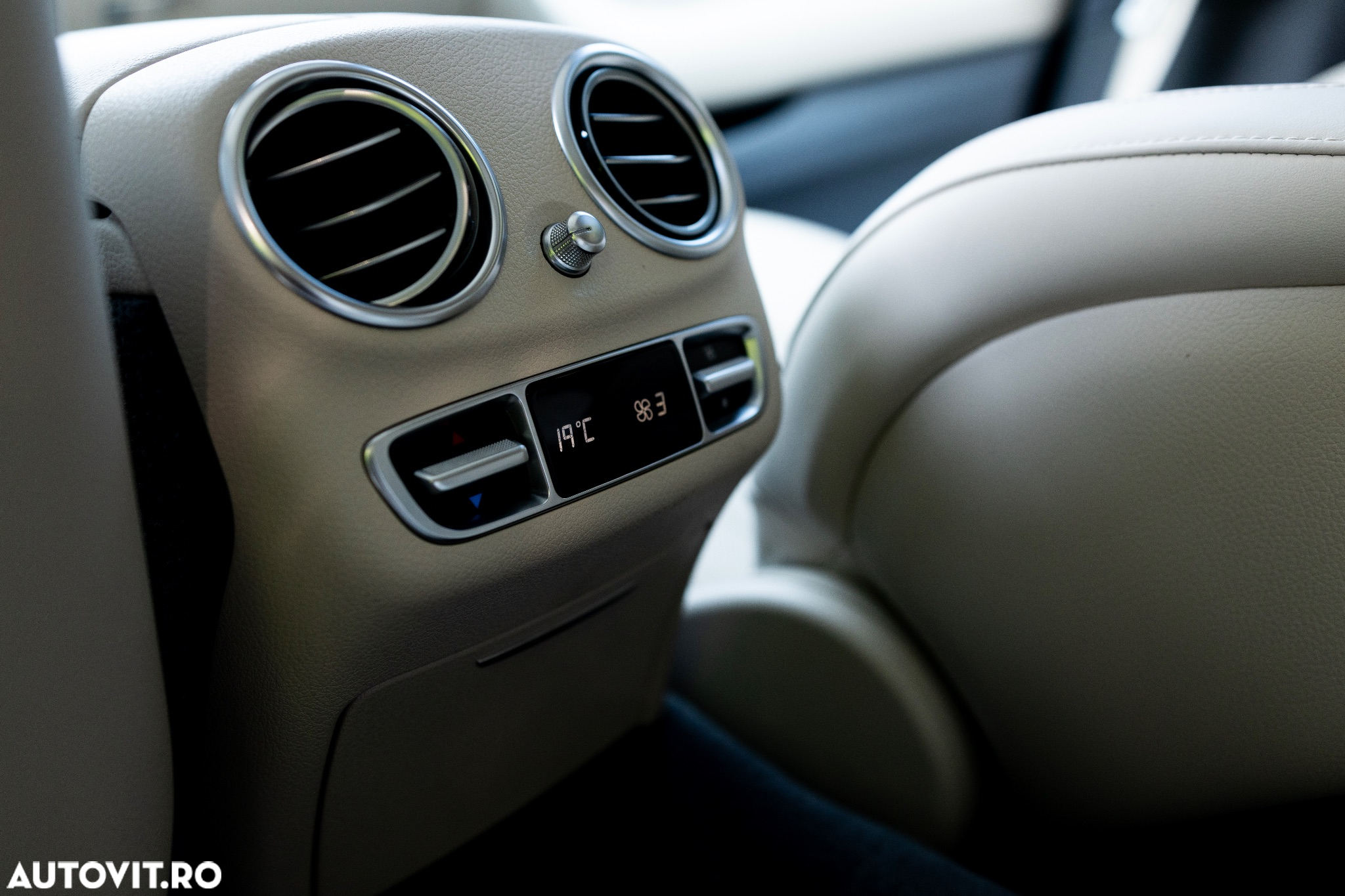 Mercedes-Benz E 300 de 4Matic 9G-TRONIC AMG Line - 12