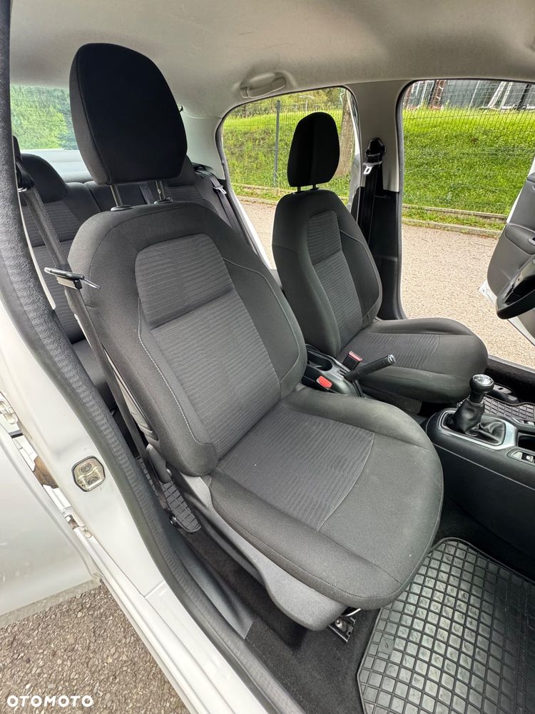 Peugeot 301 1.2 Pure Tech Active - 14