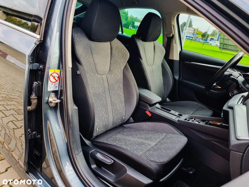 Skoda Octavia 2.0 TDI SCR Style DSG - 28