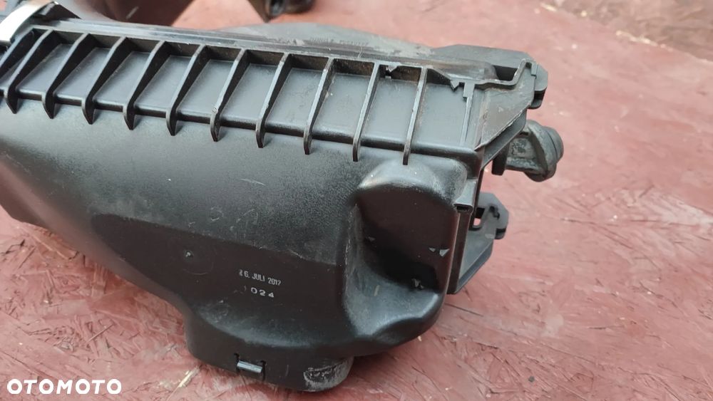 BMW F01N / F02N / F06 / F07 / F10 / F11 / F12 / F13 / F25 / F30 / F31 / F34 / F36 ORYGINALNA OBUDOWA FILTRA POWIETRZA DO SILNIKÓW GAMY N57 ( 3.0D / 3.5D ) O NR. 8 507 565 / 8 507 566 OEM W DOBRYM STANIE - 4