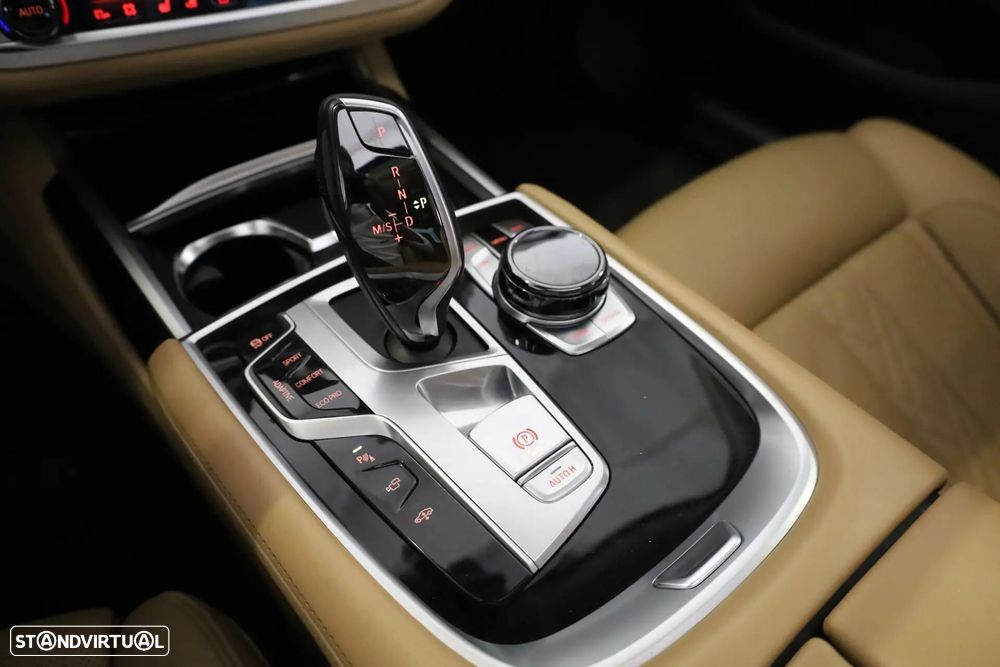 BMW 740 d xDrive Auto - 31