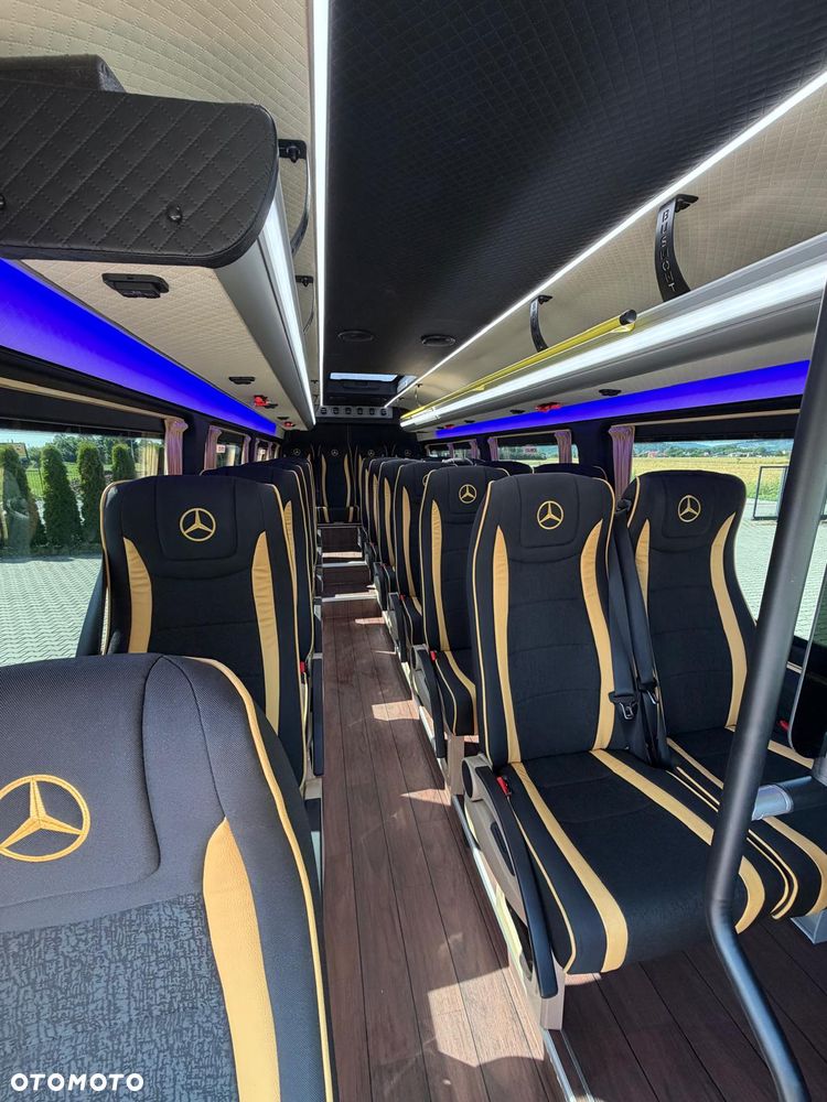 Mercedes-Benz Sprinter 519, 517 - 3