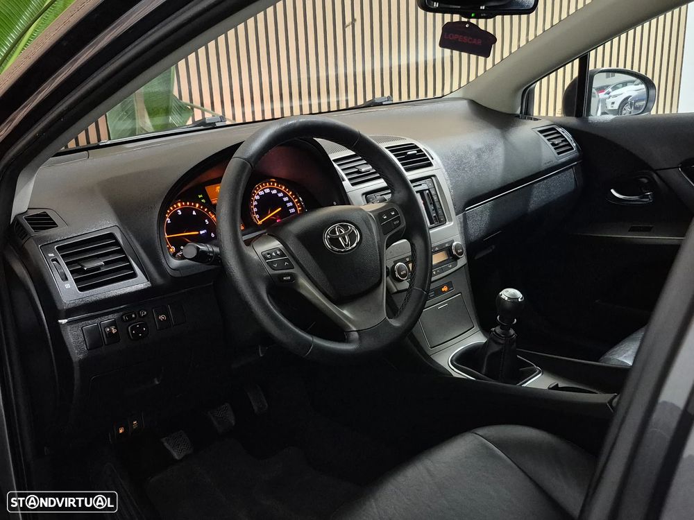 Toyota Avensis 2.0 D-4D Exclusive +Pele+GPS — fotografia 18