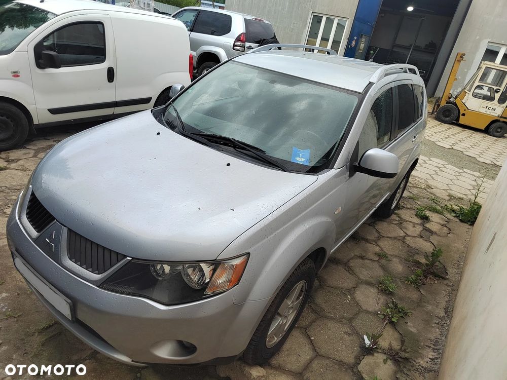 Mitsubishi Outlander 2.4 Invite 2WD - 11