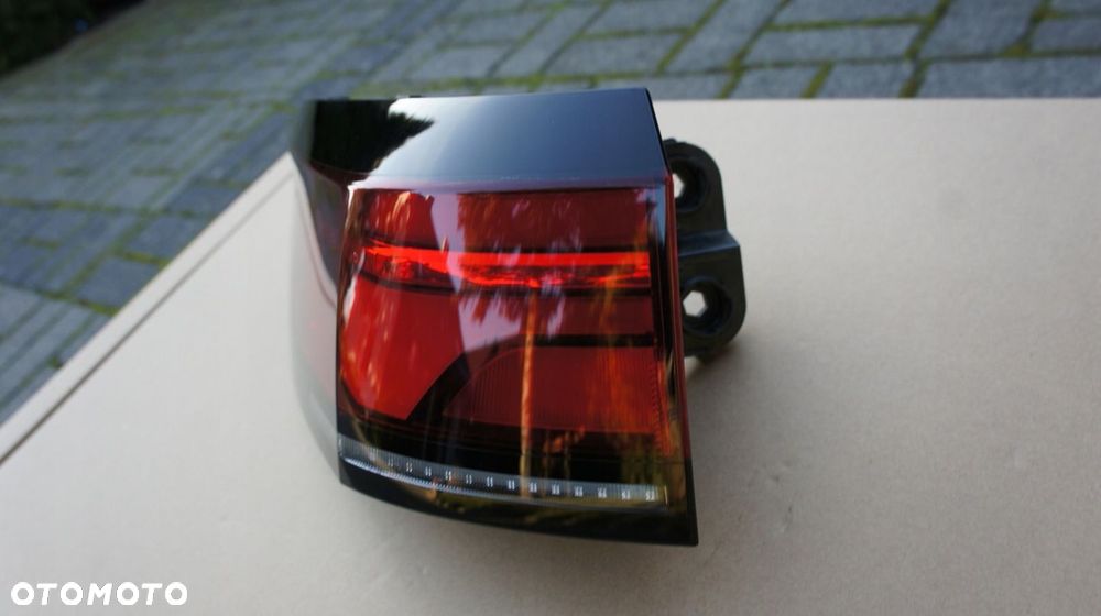 TYLNA LEWA LAMPA VW PASSAT B9 KOMBI 3J0 LED - 3