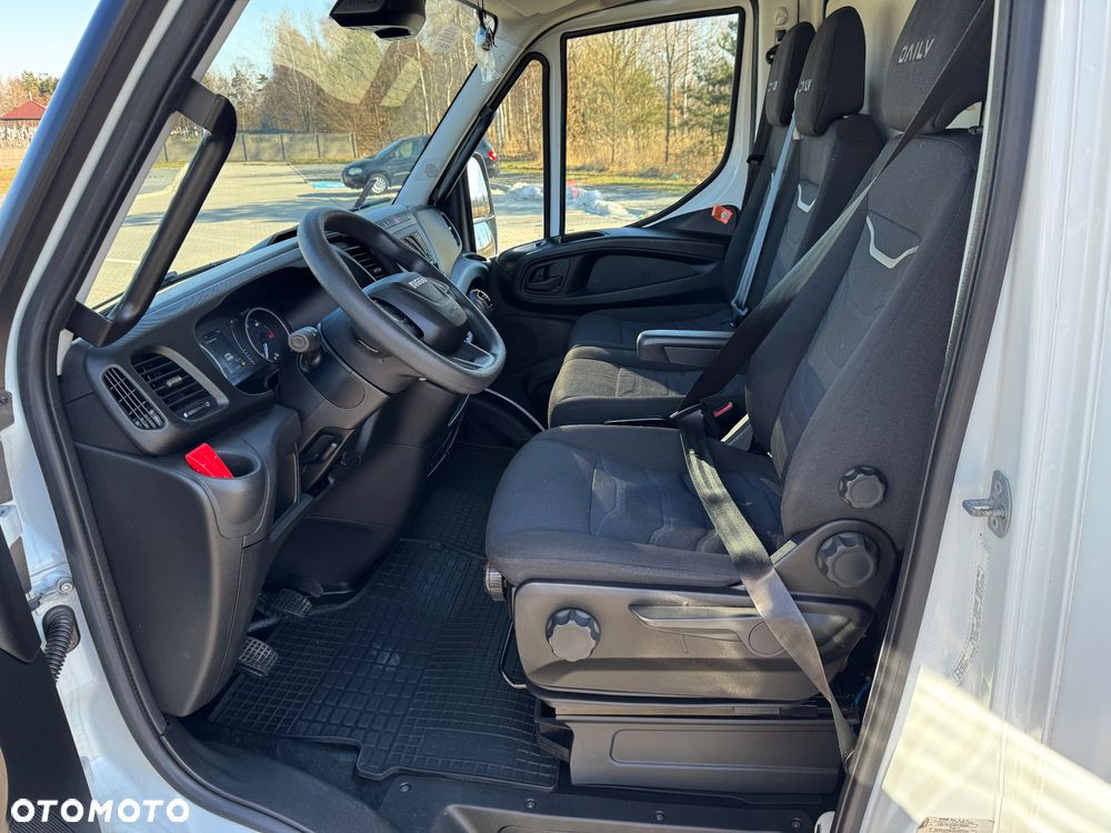 Iveco Daily 2022r ‼️72C18‼️3.0 NOWA Laweta Pomoc Drogowa Zarejestrowany jako Specjalny DMC 7200kg Salon Polska Niski Przebieg Autotransporter Sypialka - 18