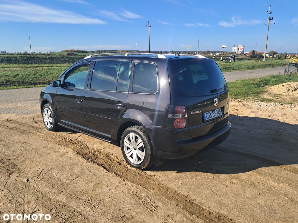 Volkswagen Touran 2006 photo 3