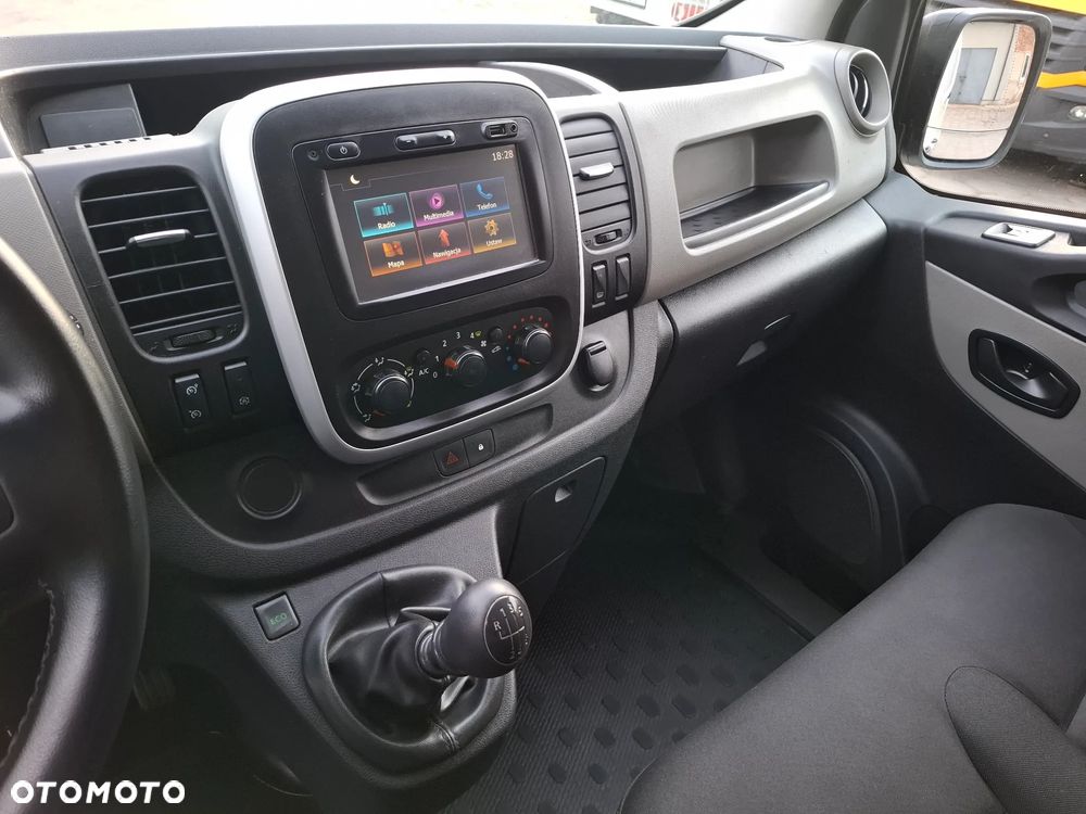 Renault Trafic 2017 LONG 1.6DCI 125KM KLIMA 3OSOBOWY - 23