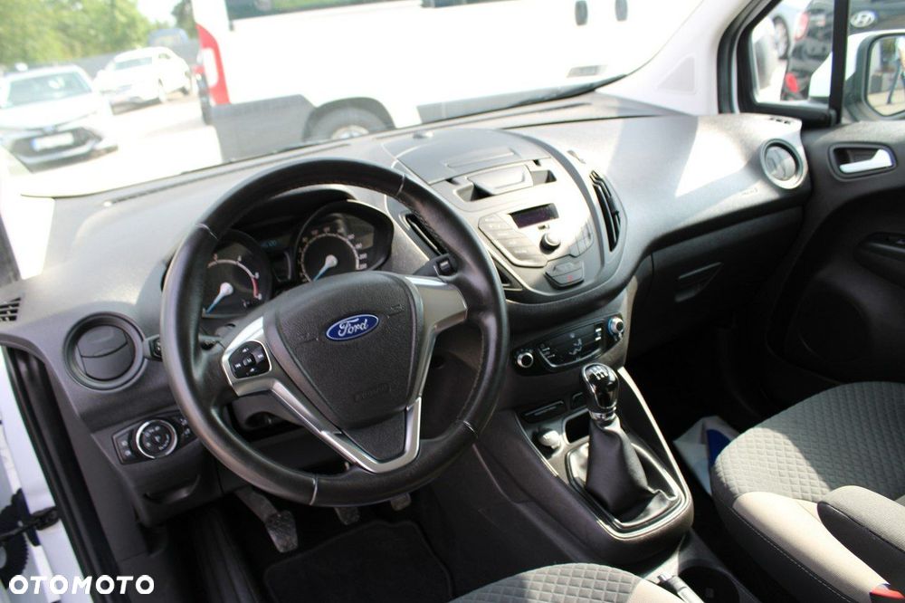 Ford Transit Courier - 16