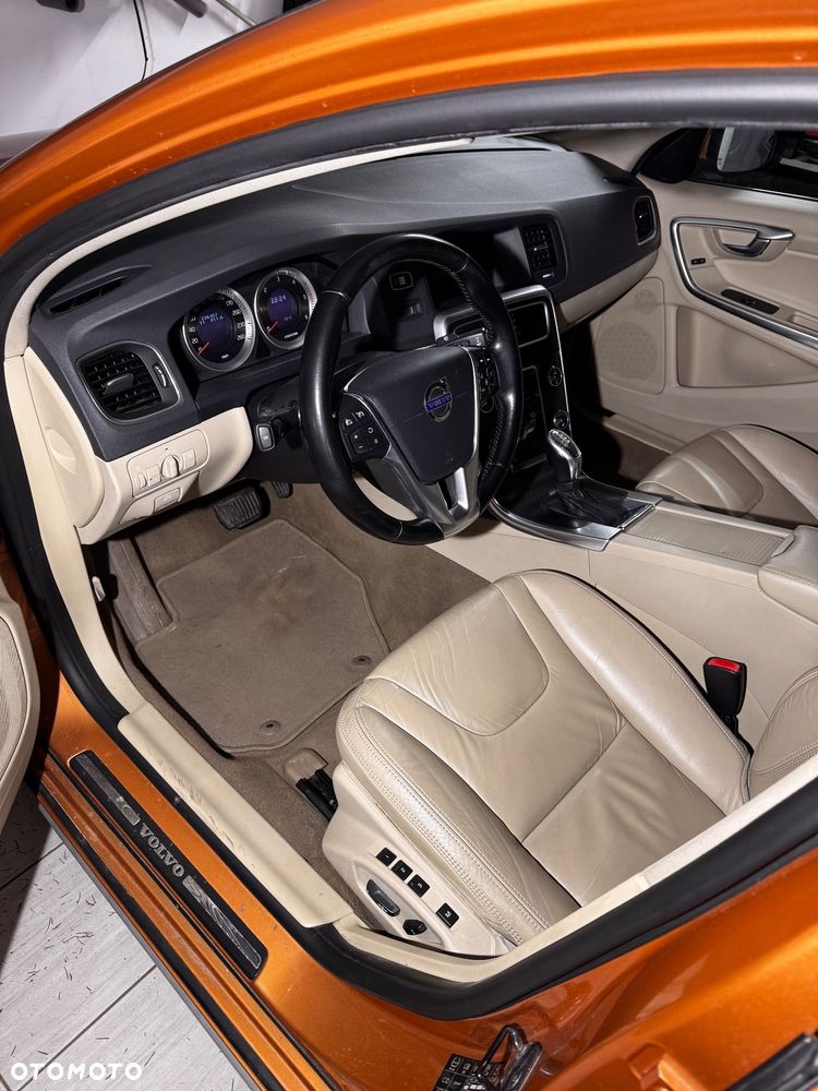 Volvo S60 D5 Summum - 19