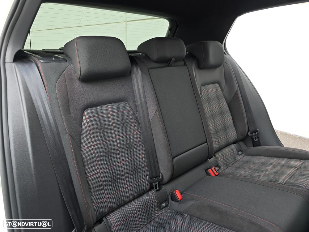VW Golf 2.0 TSI GTI DSG - 39