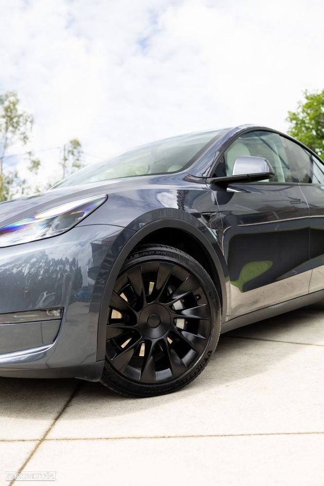 Tesla Model Y Long Range Dual Motor AWD - 14