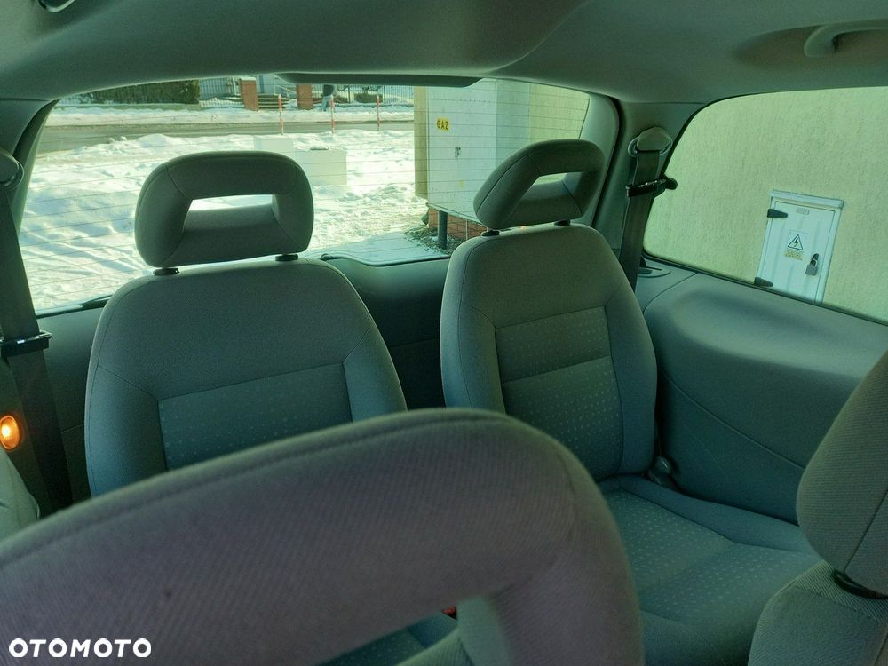 Ford Galaxy 1.9 TDI Ghia - 26