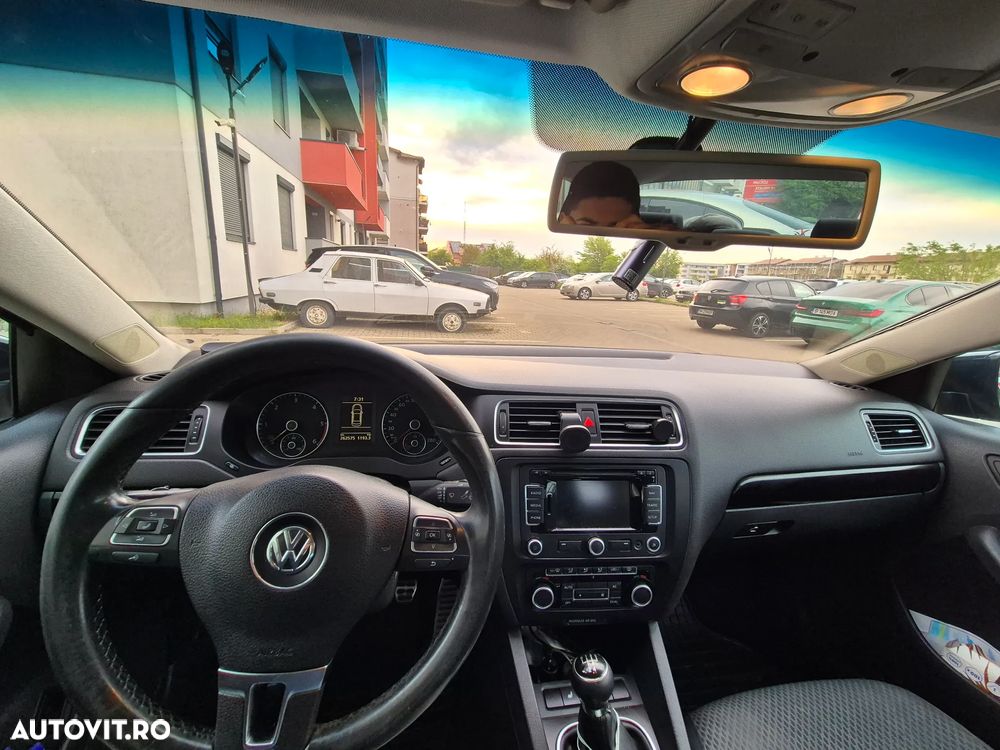 Volkswagen Jetta 1.6 TDI Life - 6