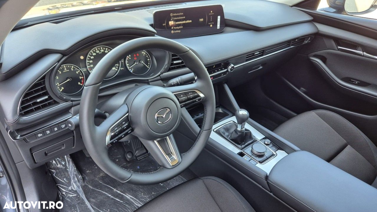 Mazda 3 - 10