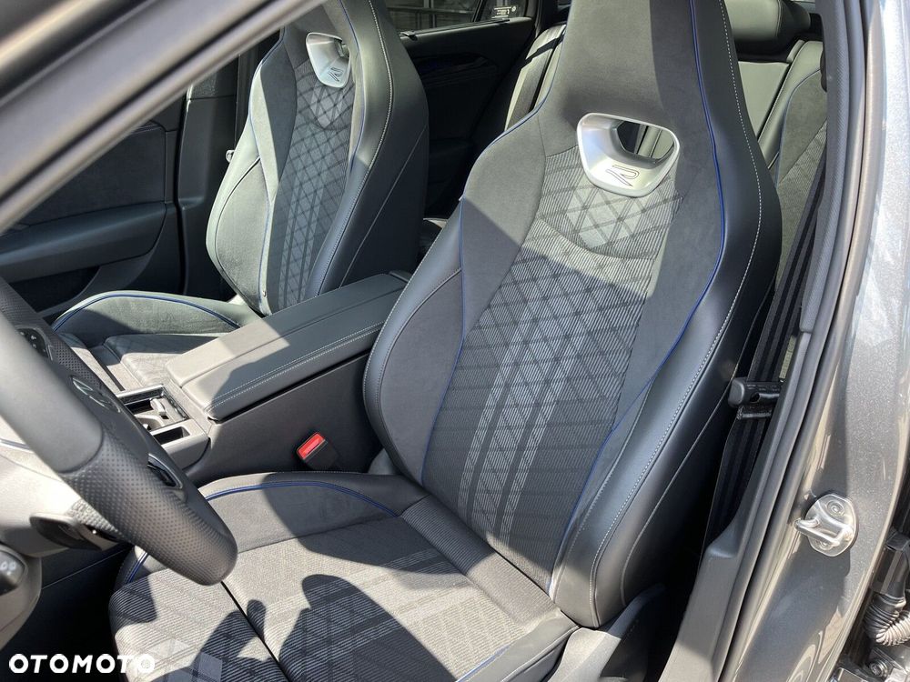 Volkswagen Passat - 12