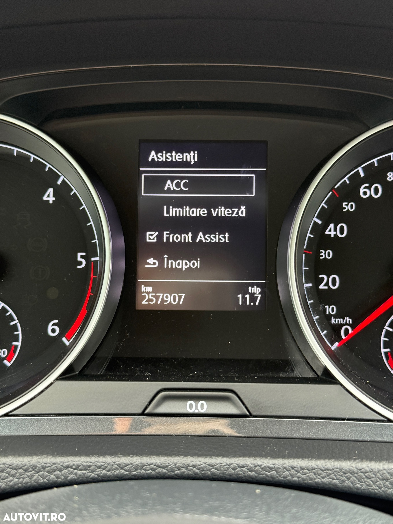 Volkswagen Golf 2.0 BlueTDI DSG Comfortline - 29
