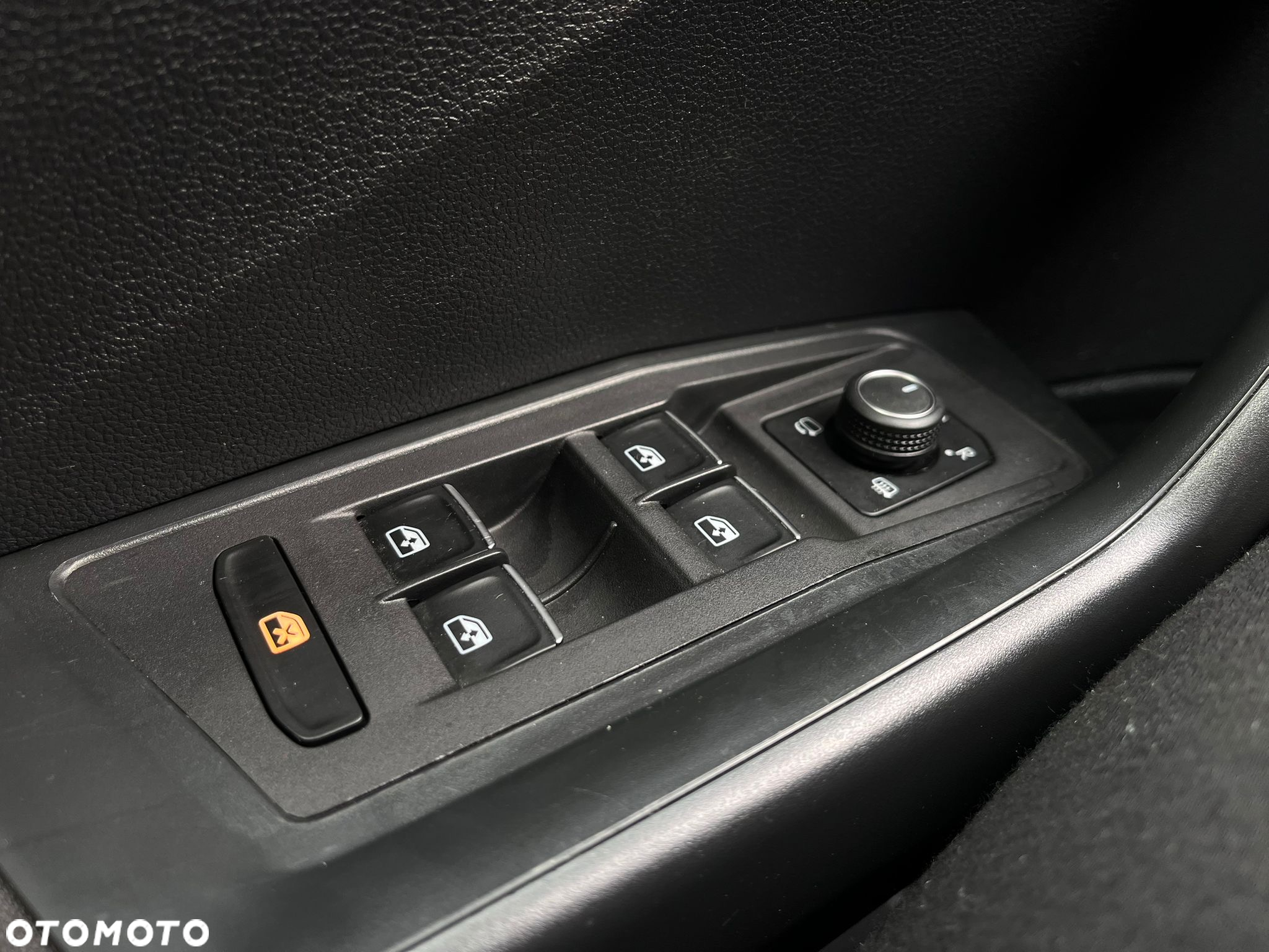 Volkswagen T-Roc 2.0 TDI SCR 4MOTION DSG Style - 18