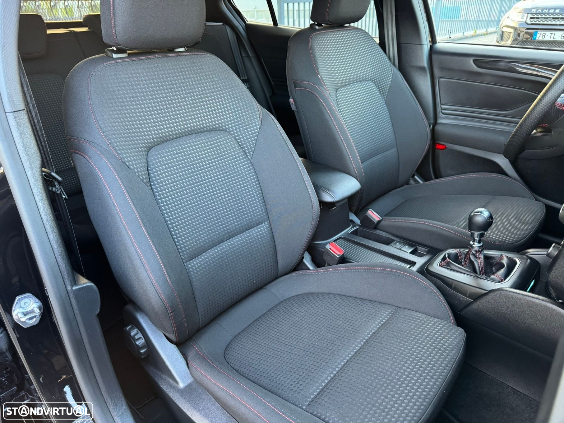 Ford Focus 1.0 EcoBoost MHEV ST-Line - 14