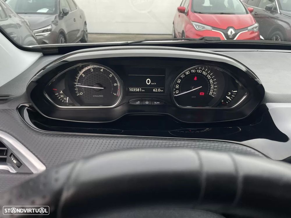 Peugeot 2008 1.2 PureTech GT Line - 25