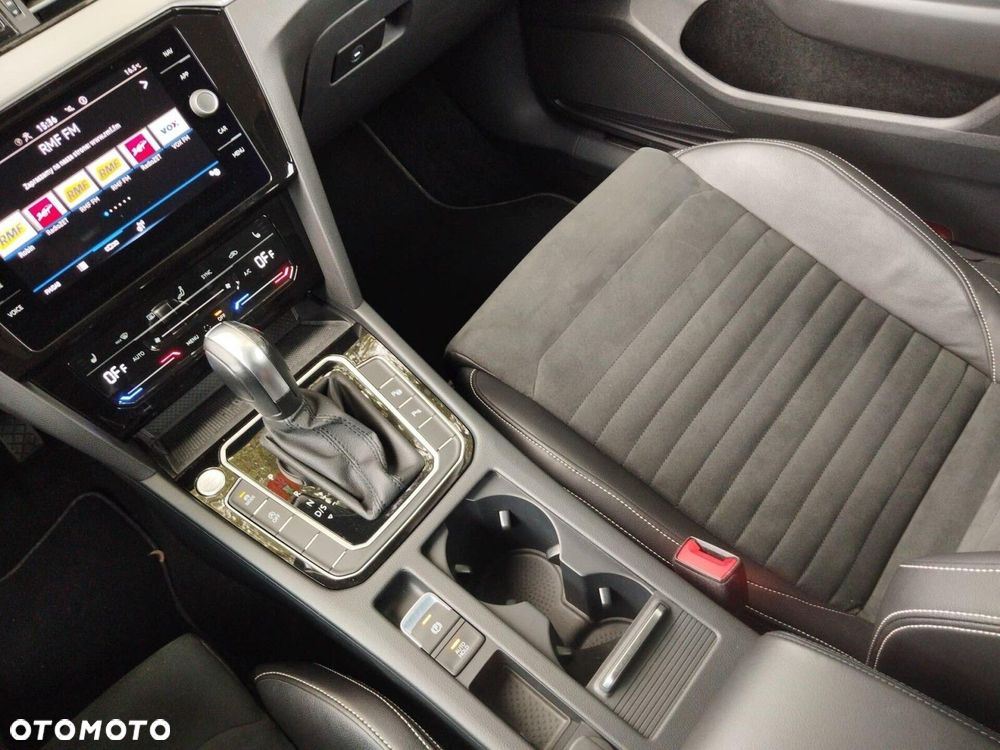 Volkswagen Passat - 19
