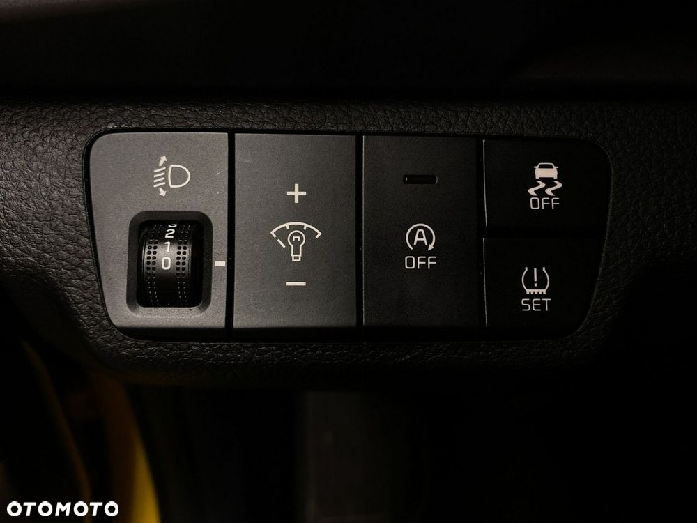 Kia Stonic - 32