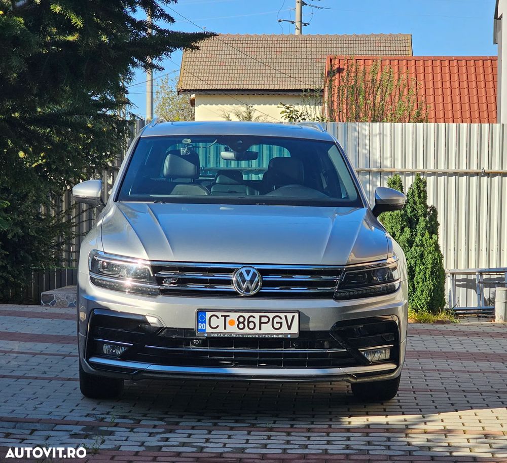 Volkswagen Tiguan - 1