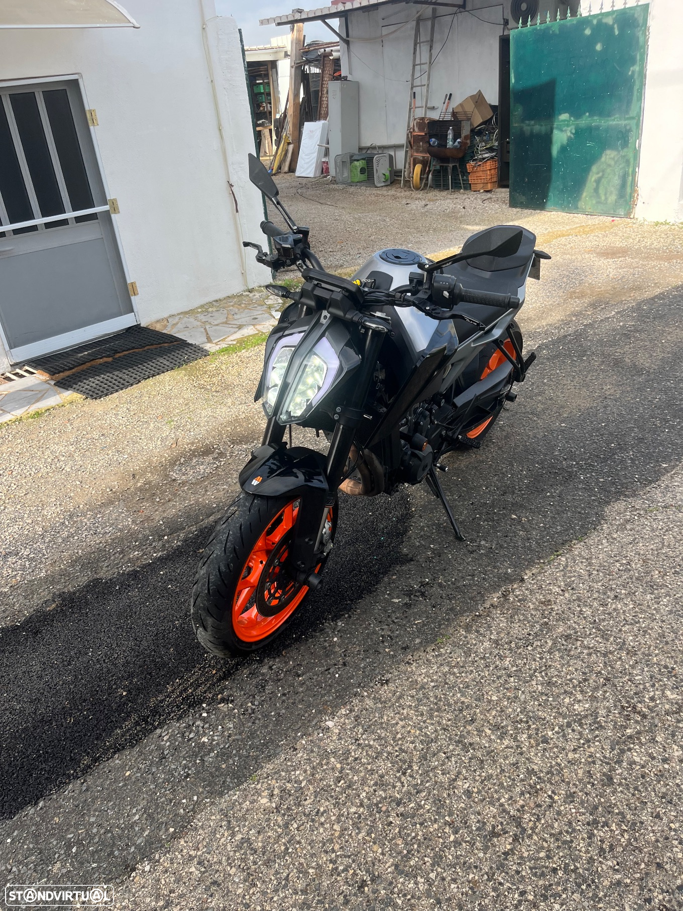 KTM Duke Preta - 12