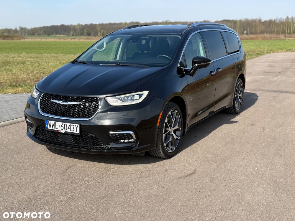 Chrysler Pacifica - 1