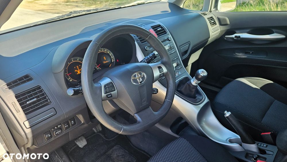 Toyota Auris 1.6 Valvematic Edition - 24