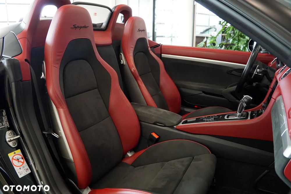 Porsche 718 Boxster Spyder PDK - 25