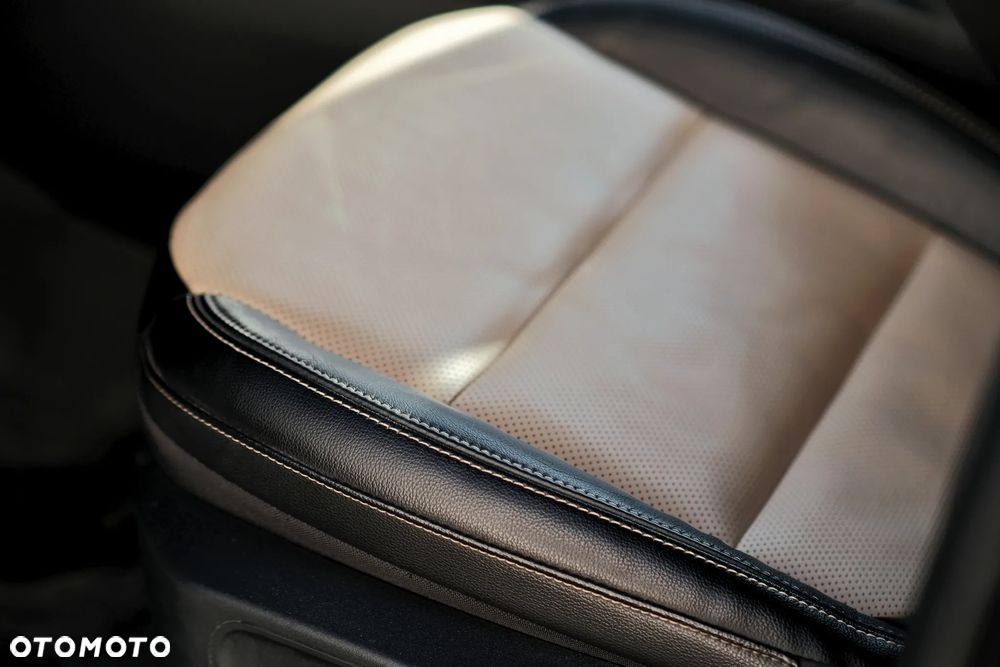 Ford Kuga 2.5 FHEV AWD Titanium - 34