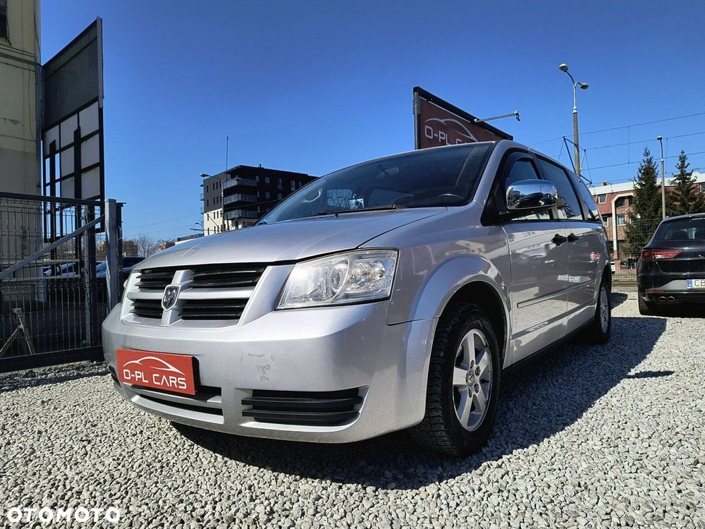 Dodge Caravan - 21