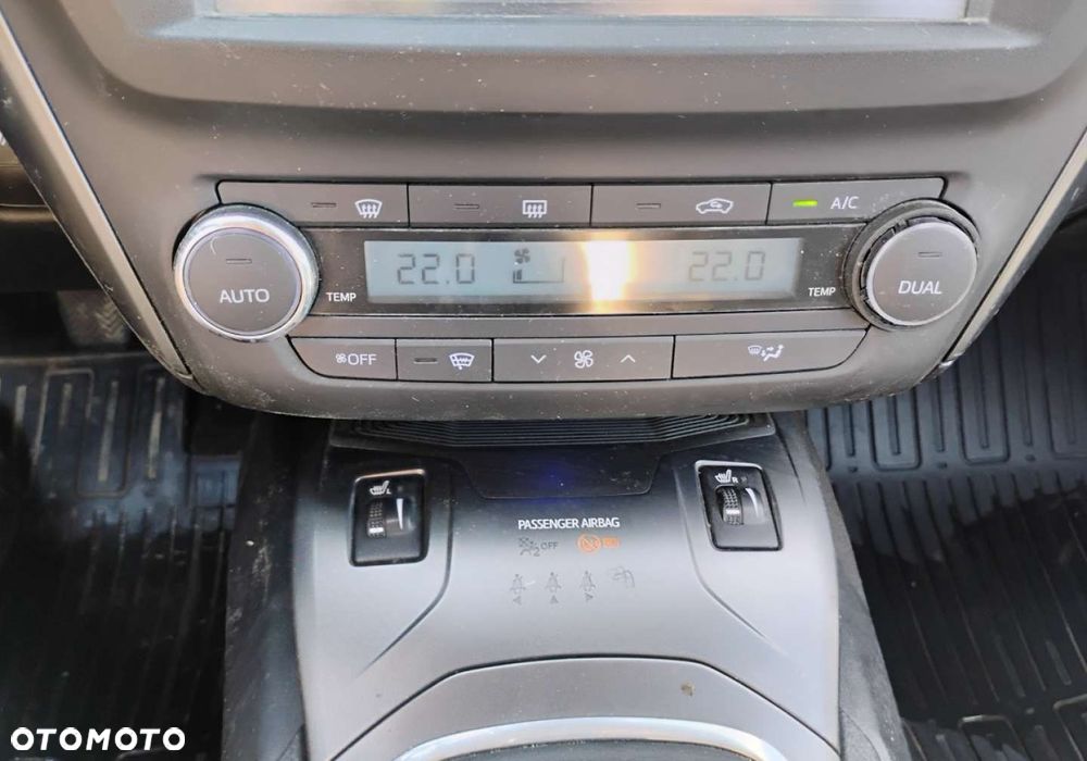 Toyota Avensis - 15