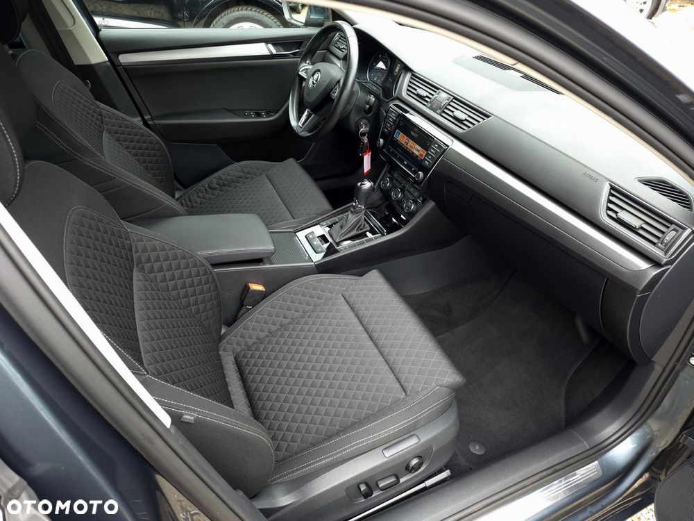 Skoda Superb 2.0 TDI Style DSG - 13