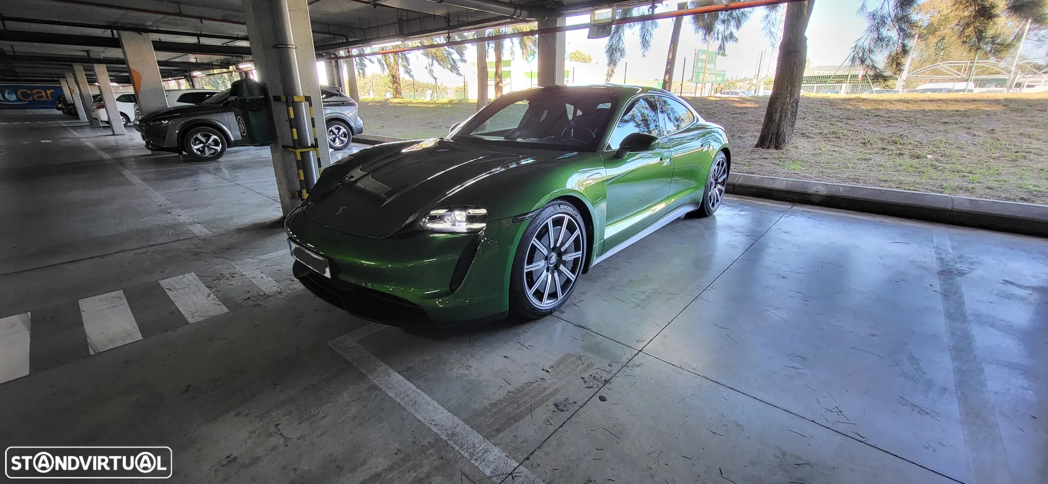 Porsche Taycan 4S - 10