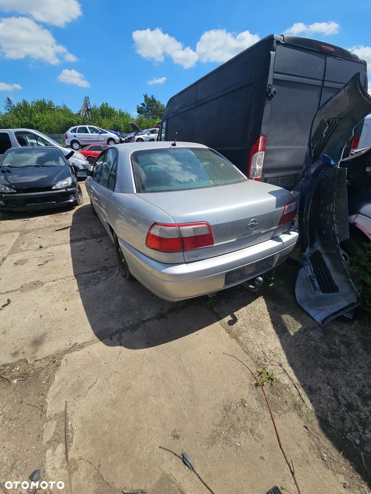 Opel Omega 2.2 104kw Części - 3