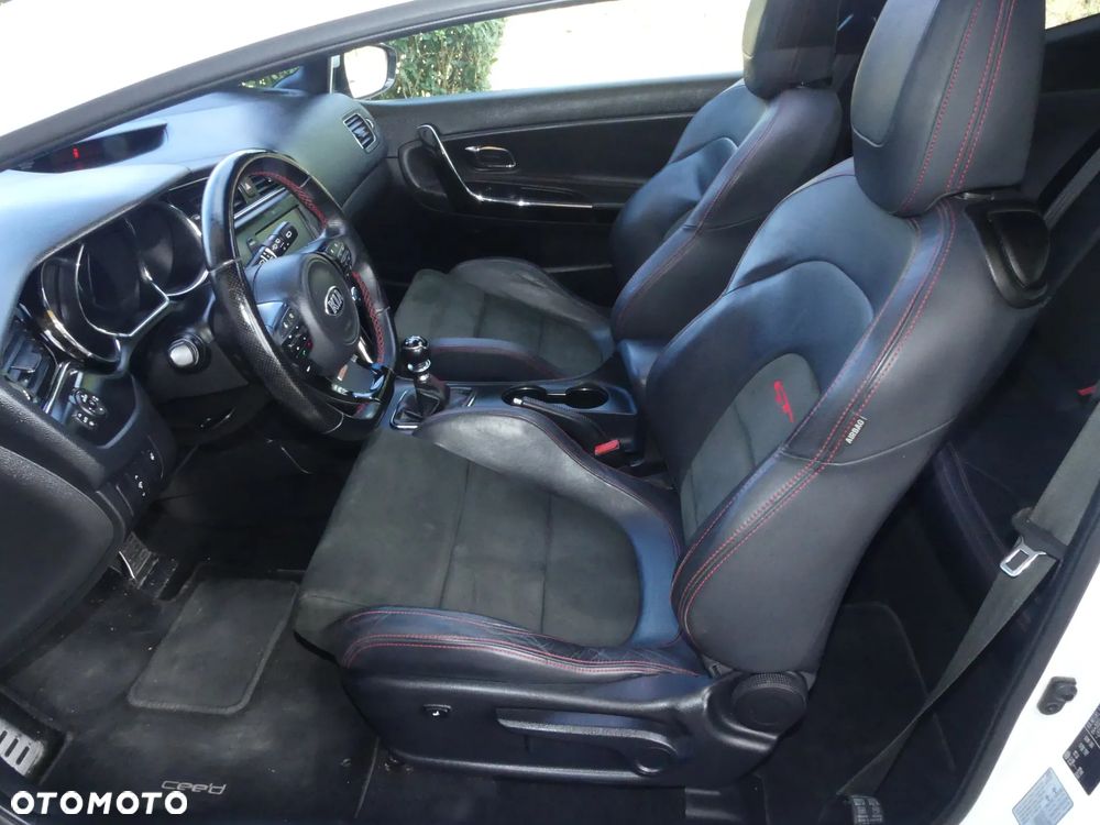 Kia Ceed - 31