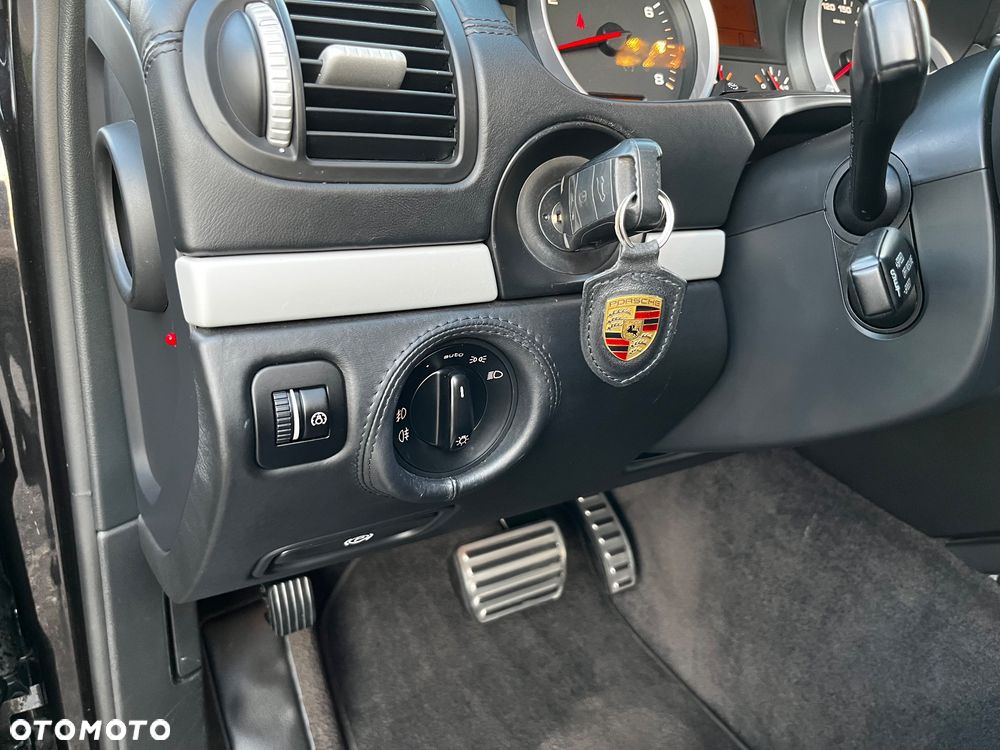 Porsche Cayenne - 15